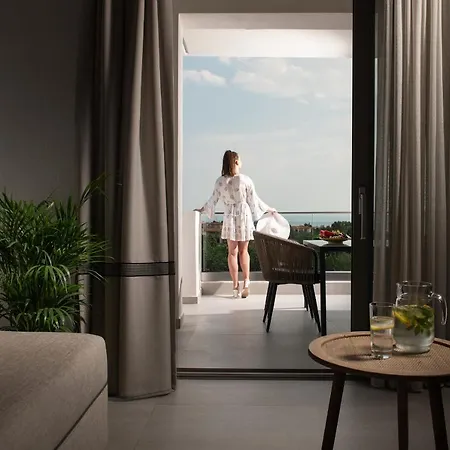 Twins Yard Apartment Nikiti (Sithonia)