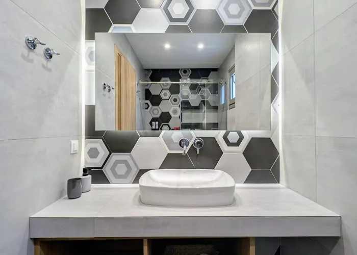 Twins Yard * Nikiti (Sithonia)