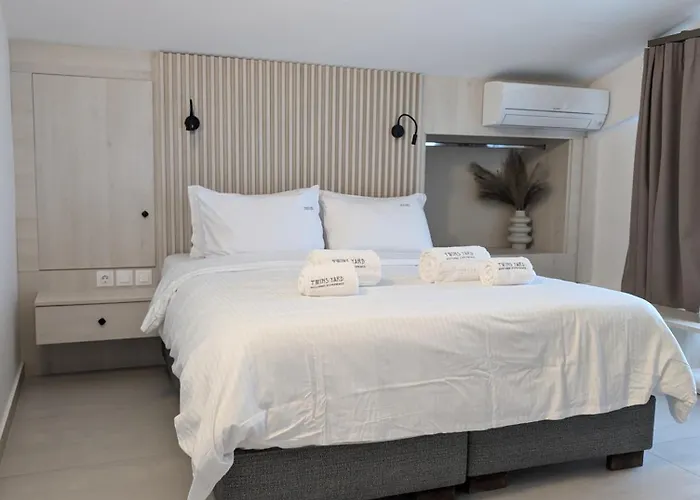 Twins Yard * Nikiti (Sithonia)